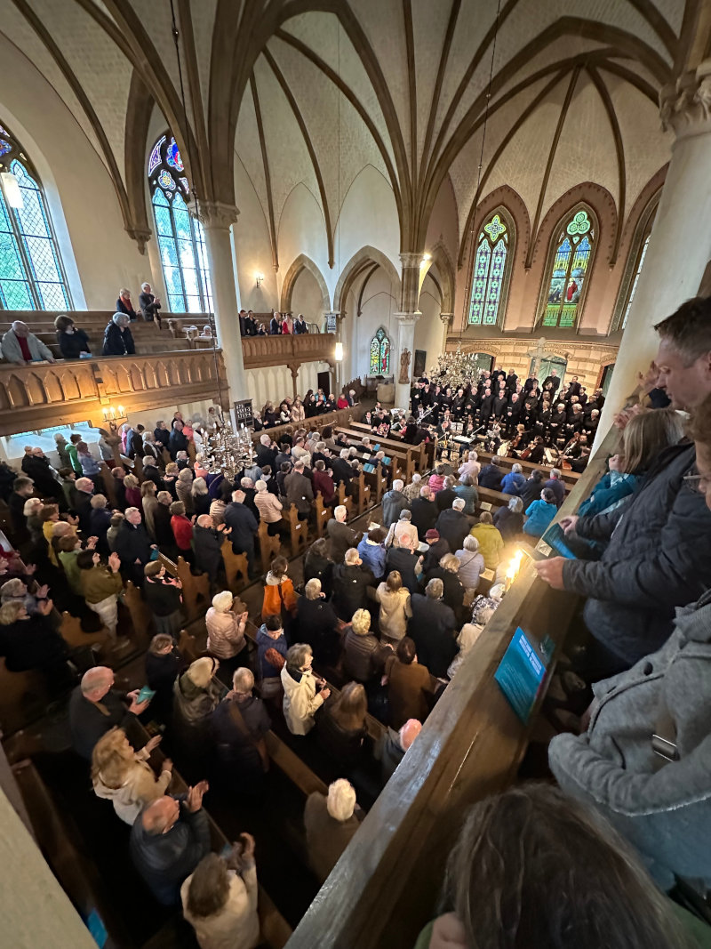 Standing Ovations bei der Aufführung des "Lobgesang" am 5. Mai 2024