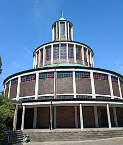 Außenansicht der Auferstehungskirche in Essen