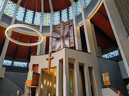 Innenraum der Auferstehungskirche in Essen